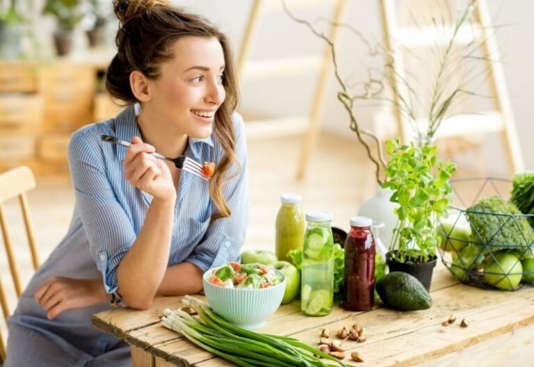 4 alimentos para pele que ajudam sua rotina de cuidados