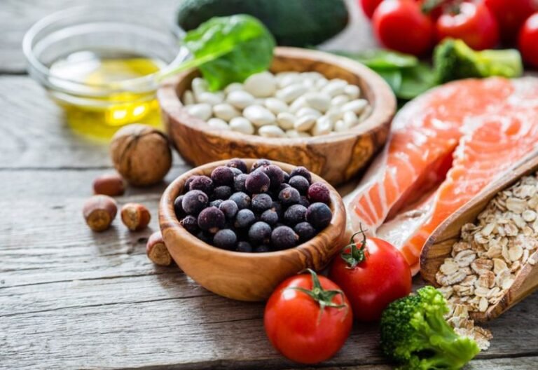 Os alimentos para pele que te ajudam rejuvenescer