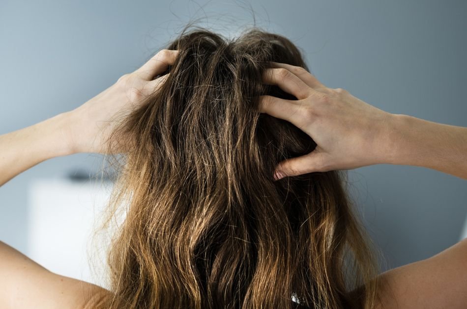 O-que-pode-causar-o-cabelo-ressecado