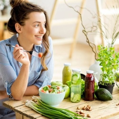 4 alimentos para pele que ajudam sua rotina de cuidados